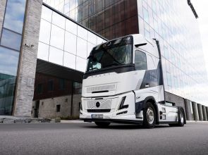 Volvo Trucks, 100. yılını özel seri FH ve FH16 modelleriyle kutluyor